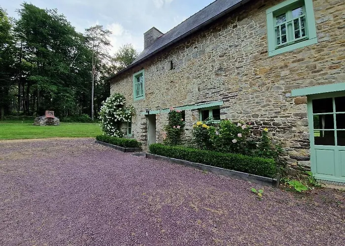 Paimpont: Gite De La Haute Fenderie