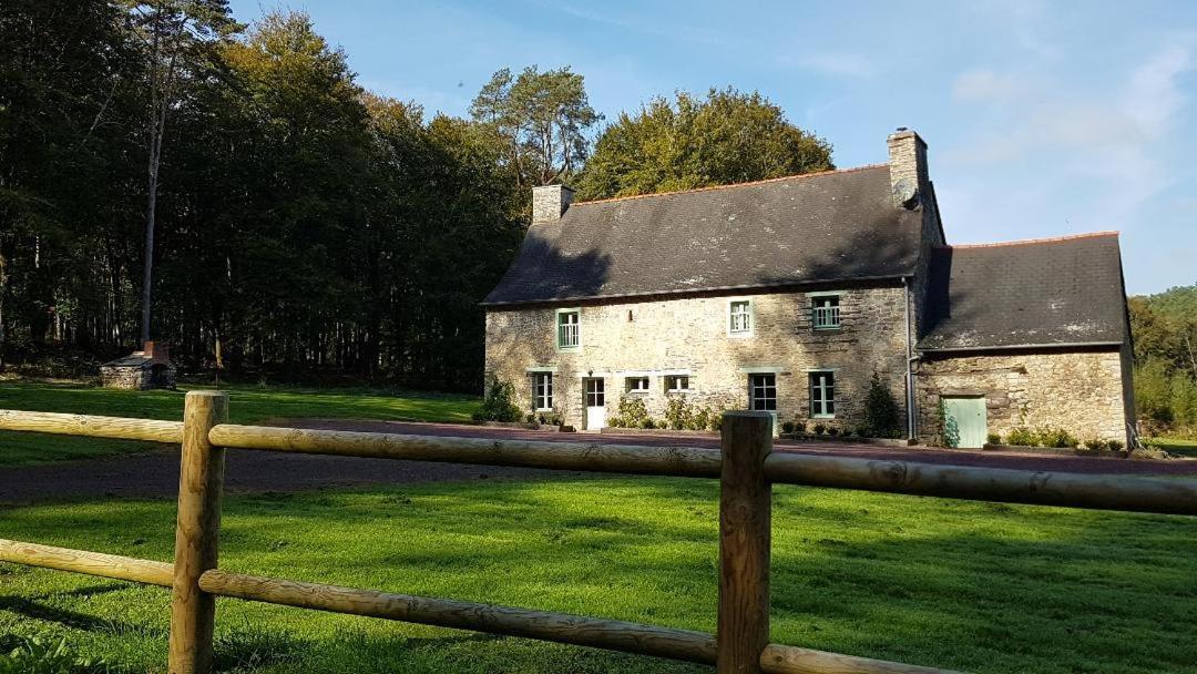 Paimpont: De La Haute Fenderie Paimpont
