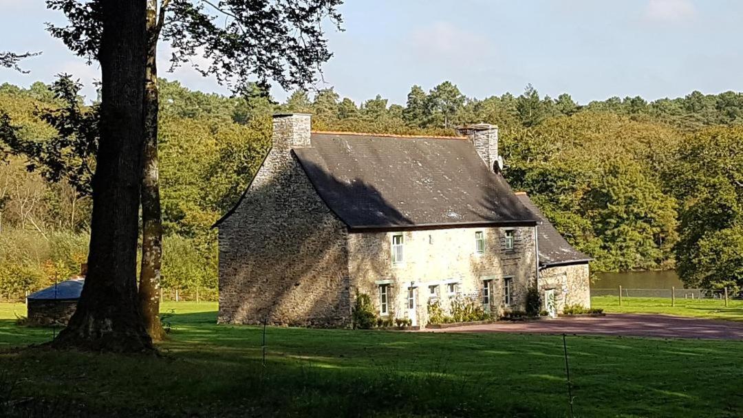 Paimpont: De La Haute Fenderie Paimpont